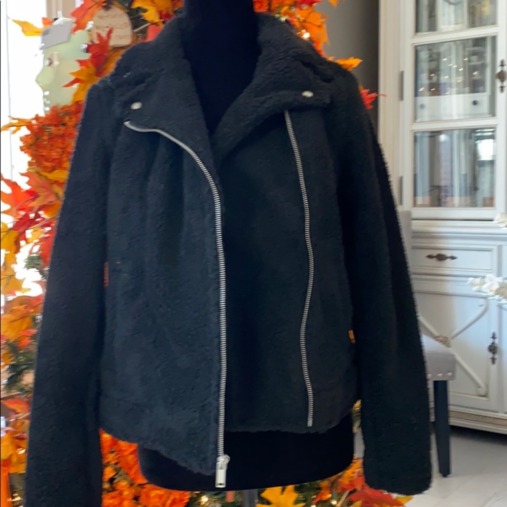 Size Medium Jacket - Picture 7 of 11